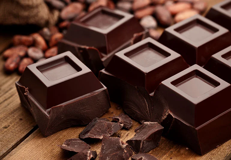 فواید شکلات تلخ برای سلامت بدن